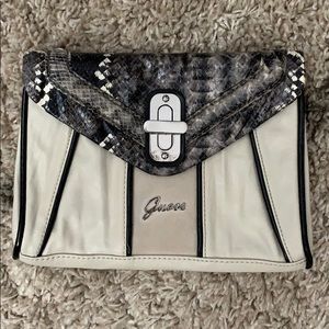 Guess Clutch